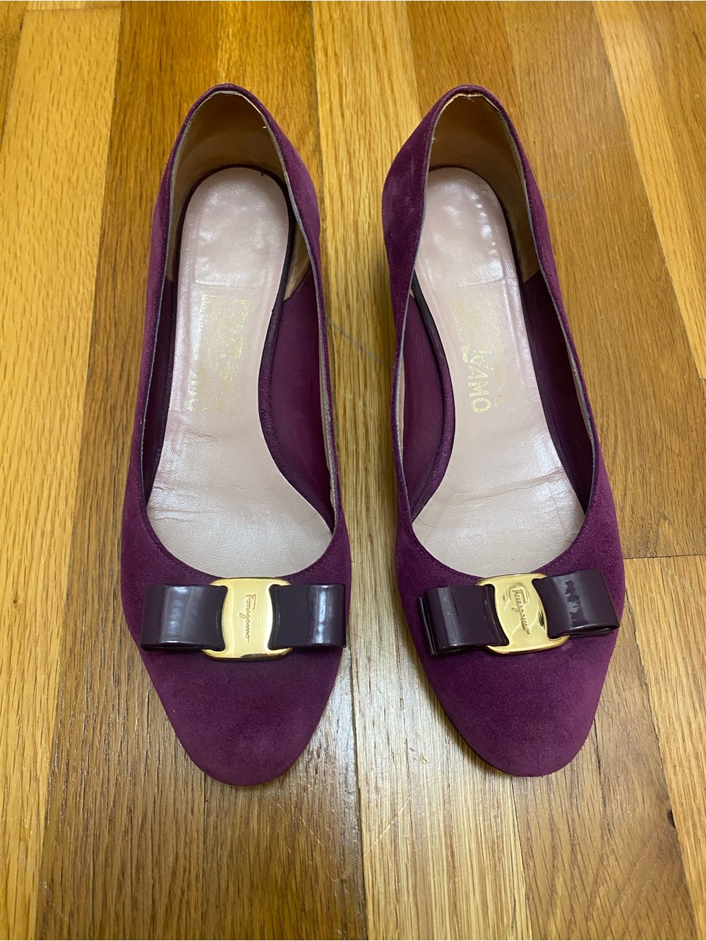 Salvatore Ferragamo Vara Suede Low Heel Pump Suede Low Heel Pumps Purple US 9